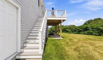 39 Hope Ln, Narragansett, RI 02882