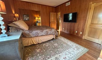 6135 Martha Dr, Aurora, IN 47001