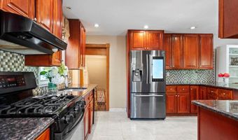 118 Grant Ave, Albertson, NY 11507