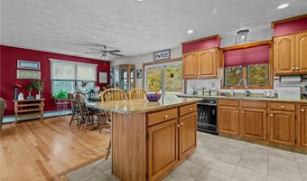 32 Sprague Cir, Johnston, RI 02919