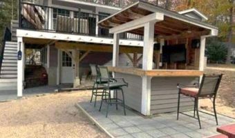 93 E Huntress Pond Rd, Barnstead, NH 03225