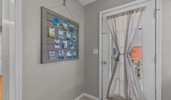 231 Maple Ave 203, Newport, RI 02840