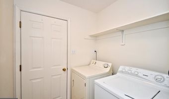 5631 STONECROFT Ln, Allentown, PA 18106