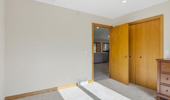 4473 Paper Birch Ln, Acme, MI 49686