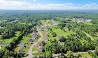 15 Fieldstone Dr, Augusta, ME 04330
