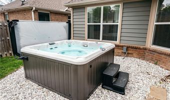 905 N Main St, Bentonville, AR 72712