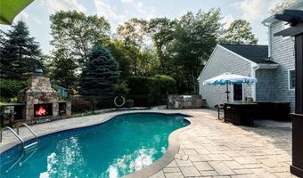 36 Beauchamp Dr, North Kingstown, RI 02874