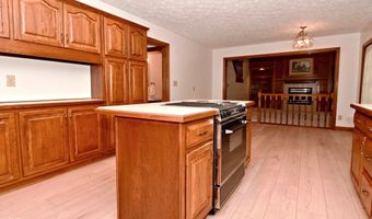 1250 Bur Oak Ct, Avon, IN 46123
