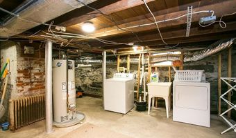 45 Holland St, Newport, RI 02840