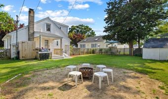 5 Hammock Pkwy, Clinton, CT 06413