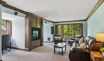 1653 N Belmont Ct, Arlington Heights, IL 60004