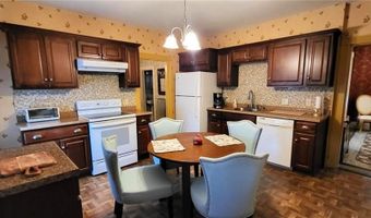 15 Lincoln Ave, Coventry, RI 02816