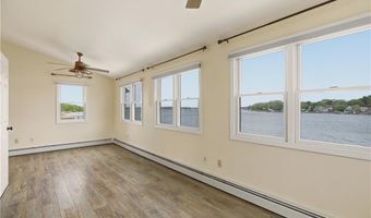 507 County Rd, Barrington, RI 02806