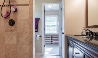 6712 HARRISON Ln, Alexandria, VA 22306