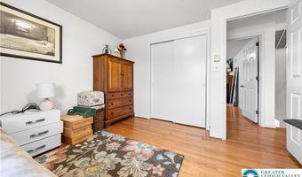 3146 Club Dr, Allentown, PA 18103