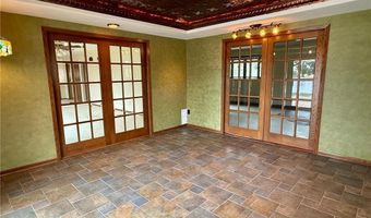 146 Washington Ave, Alden, MN 56009