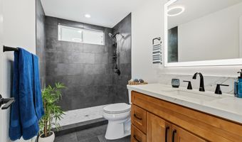 415 HILINAI St, Hilo, HI 96720