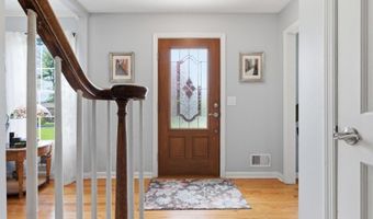 8 Sunshine Dr, Alexandria Twp., NJ 08867