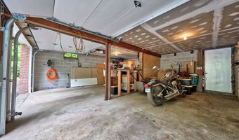 37 Anella Dr, Bethany, CT 06524