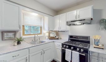 1044 Ellsworth Dr, Akron, OH 44313