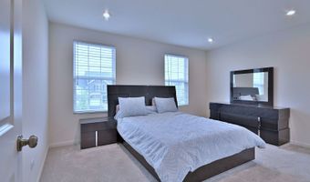 620 N Sullivan St, Addison, IL 60101