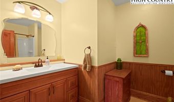 140 Library Ln, Banner Elk, NC 28604