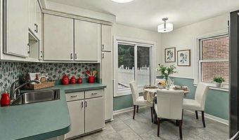 9885 Hubert Ave, Allen Park, MI 48101