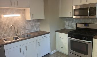 2 Trowbridge Ct, Ann Arbor, MI 48108