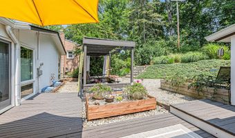 1402 Bardstown Trl, Ann Arbor, MI 48105