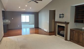 2519 Whisper Wind Dr, Aberdeen, SD 57401