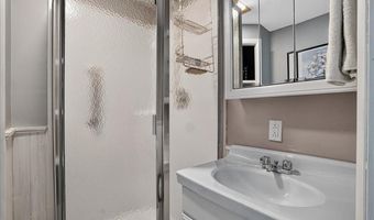 50 Meadow Ln, Albany, NY 12208