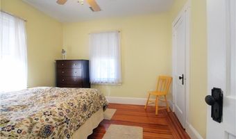 22 Bateman Ave, Newport, RI 02840