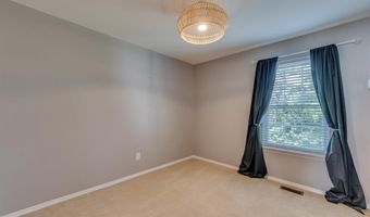 13153 Barrett Meadows Dr, Des Peres, MO 63021