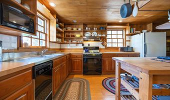 57 Darling Ln, Barnet, VT 05821
