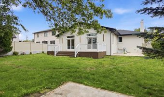 109 Nassau Dr, Albertson, NY 11507