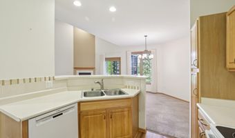 3354 N Stone Creek Cir, Madison, WI 53719