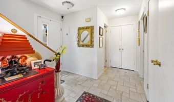 64 Montoya Dr 64, Branford, CT 06405