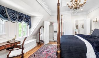 541 Bellevue Ave 5, Newport, RI 02840