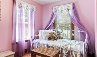 49 Western Ave, Bath, ME 04530