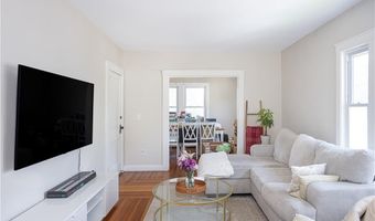2 Bedlow Ave, Newport, RI 02840