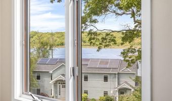 11 Cove Rd, Narragansett, RI 02882