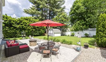 22 Rowe Pl, Bristol, CT 06010