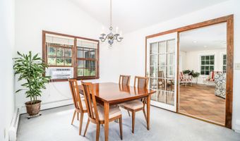 21 Lillinonah Dr, Brookfield, CT 06804