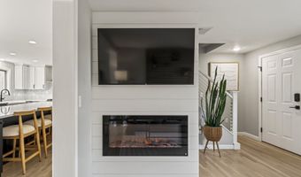 15 Berkshire Dr, Brookfield, CT 06804