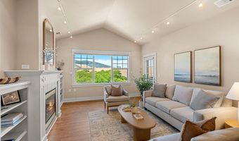 989 Golden Aspen Pl, Ashland, OR 97520