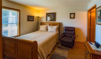 1906 Oak Tree Ln B, Austin, MN 55912