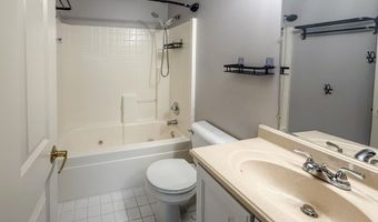 2820 Barclay Way, Ann Arbor, MI 48105