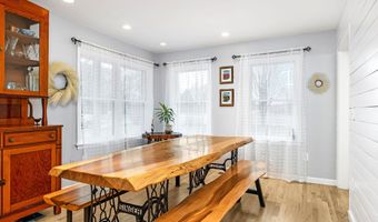 11 Pequot Ln, Hopkinton, RI 02804