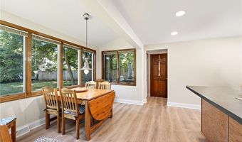 3 Carleton Ct, Amherst, NY 14221