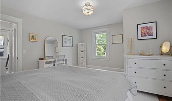56 Somerset St, East Greenwich, RI 02818